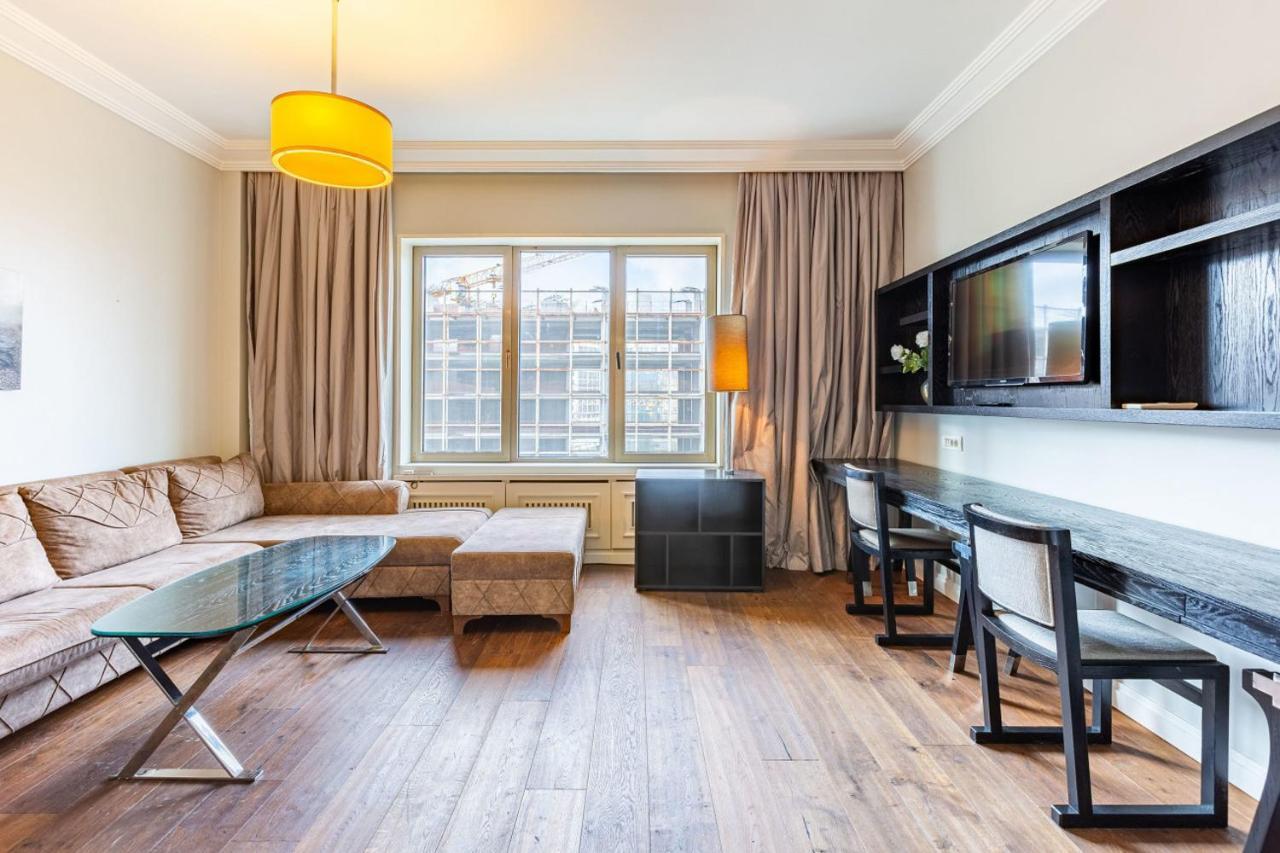 Bright In Sisli With Central Location Apartamento Estambul